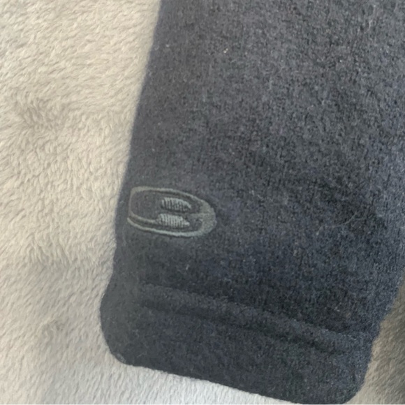 ICEBREAKER Merinoloft Departure Quilted Jacket. Black insulated wool. Size Med. - Picture 6 of 8